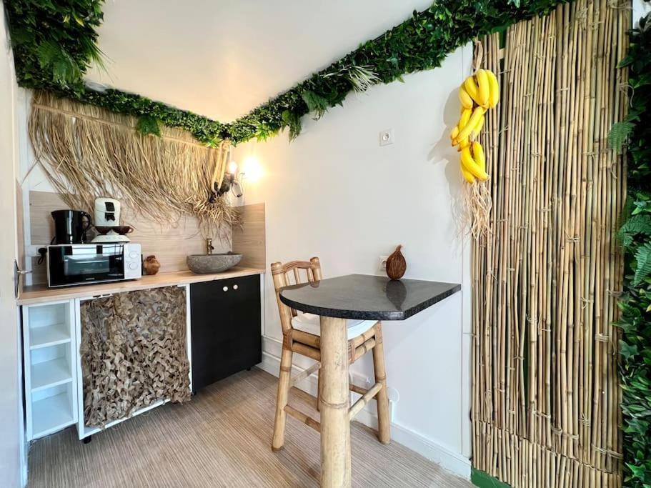 Nuit Dans La Jungle - Love Room Souppes-sur-Loing Ngoại thất bức ảnh