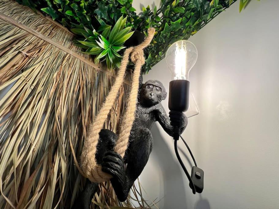 Nuit Dans La Jungle - Love Room Souppes-sur-Loing Ngoại thất bức ảnh